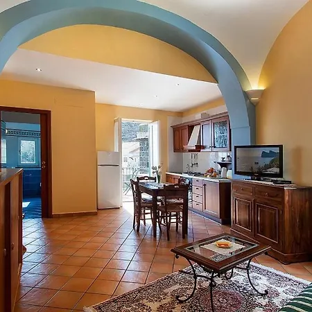 Nerano Villa Sleeps 4 Pool Air Con *