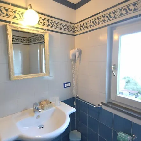 Nerano Villa Sleeps 4 Pool Air Con