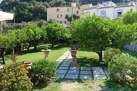 Nerano Villa Sleeps 4 Pool Air Con ネラノ