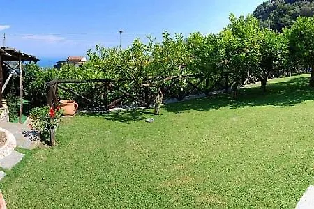 Nerano Villa Sleeps 4 Pool Air Con アパート ネラノ