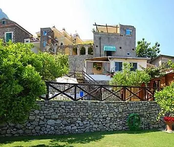 アパート Nerano Villa Sleeps 4 Pool Air Con ネラノ